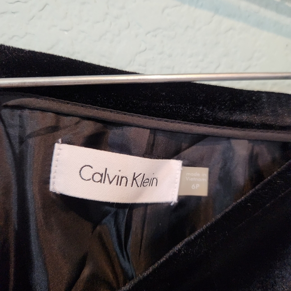 Calvin Klein Black Velvet Pencil Skirt Pinup Holiday Business Back Zip Sz 6 Pet - Picture 4 of 6
